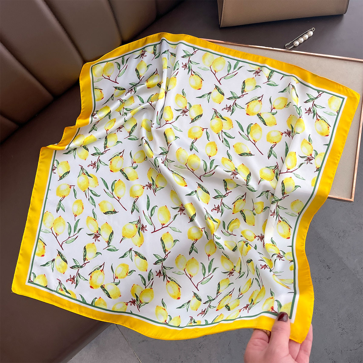 2025 New Yellow Lemon Print Sq - Silk Tie Woven 리뷰 및 가격