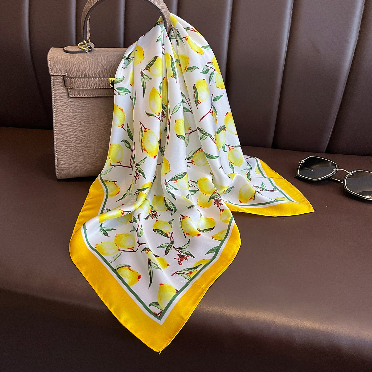 2025 New Yellow Lemon Print Sq - Silk Tie Woven 리뷰 및 가격